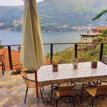 Artist's Atelier Live The Art On Como Lake شقة