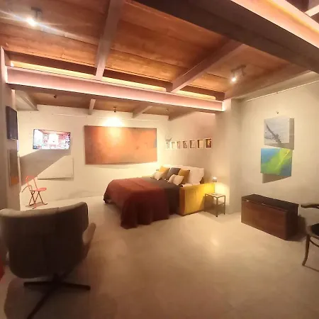 Artist's Atelier Live The Art On Como Lake شقة بْليفيو